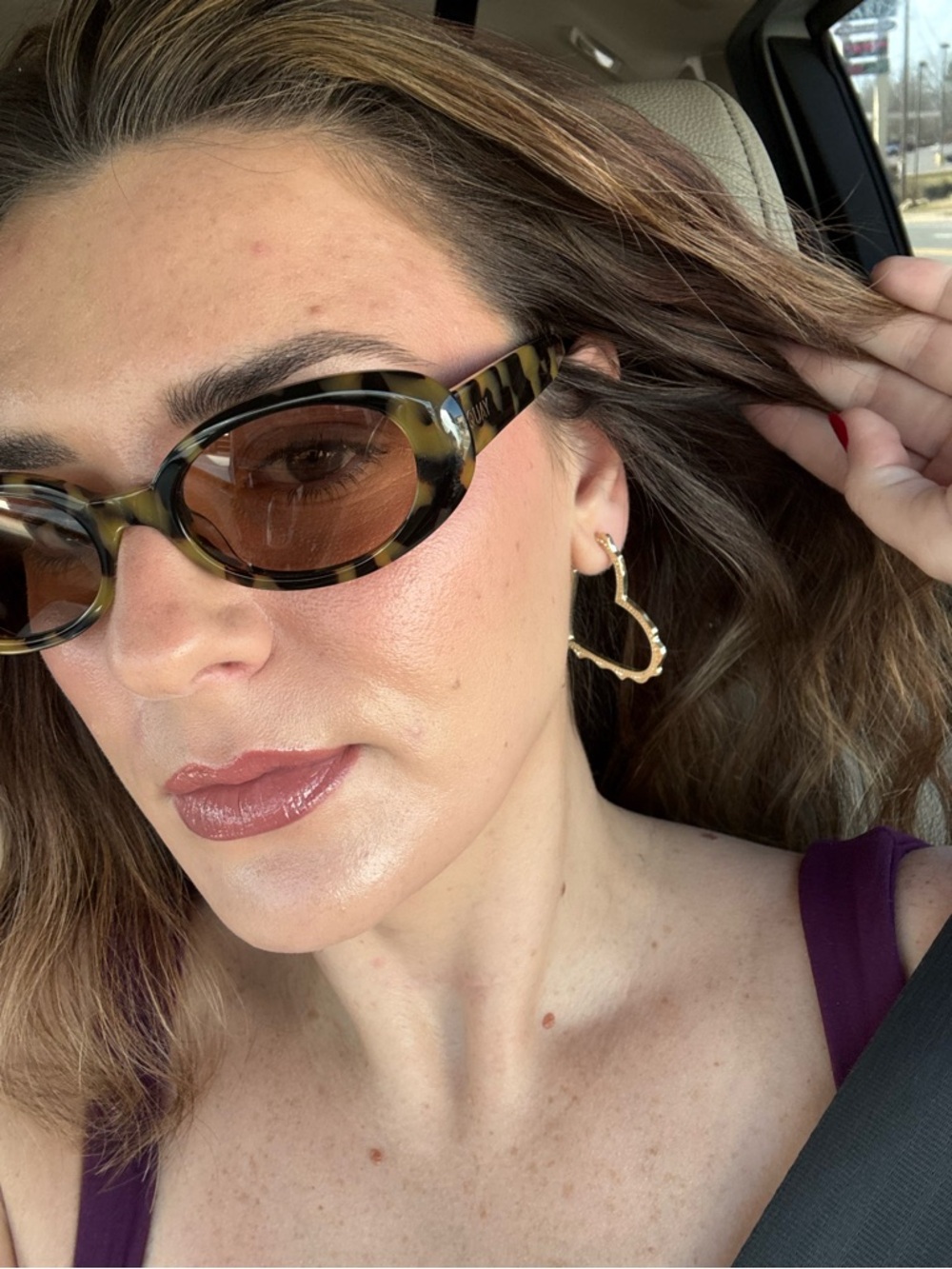 KENDRA SCOTT Sophee Heart Hoop Earrings 14K Gold Plated Stud Back - Picture 2 of 11
